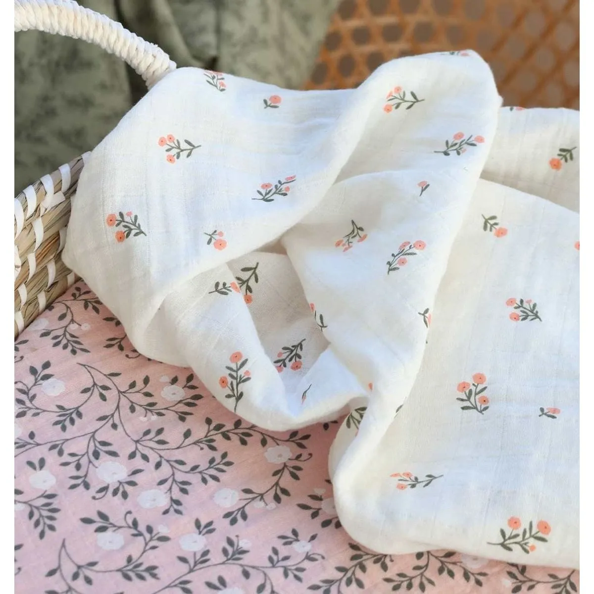 A Little Lovely Company Muslin Cloth Set of 2: Little Flowers