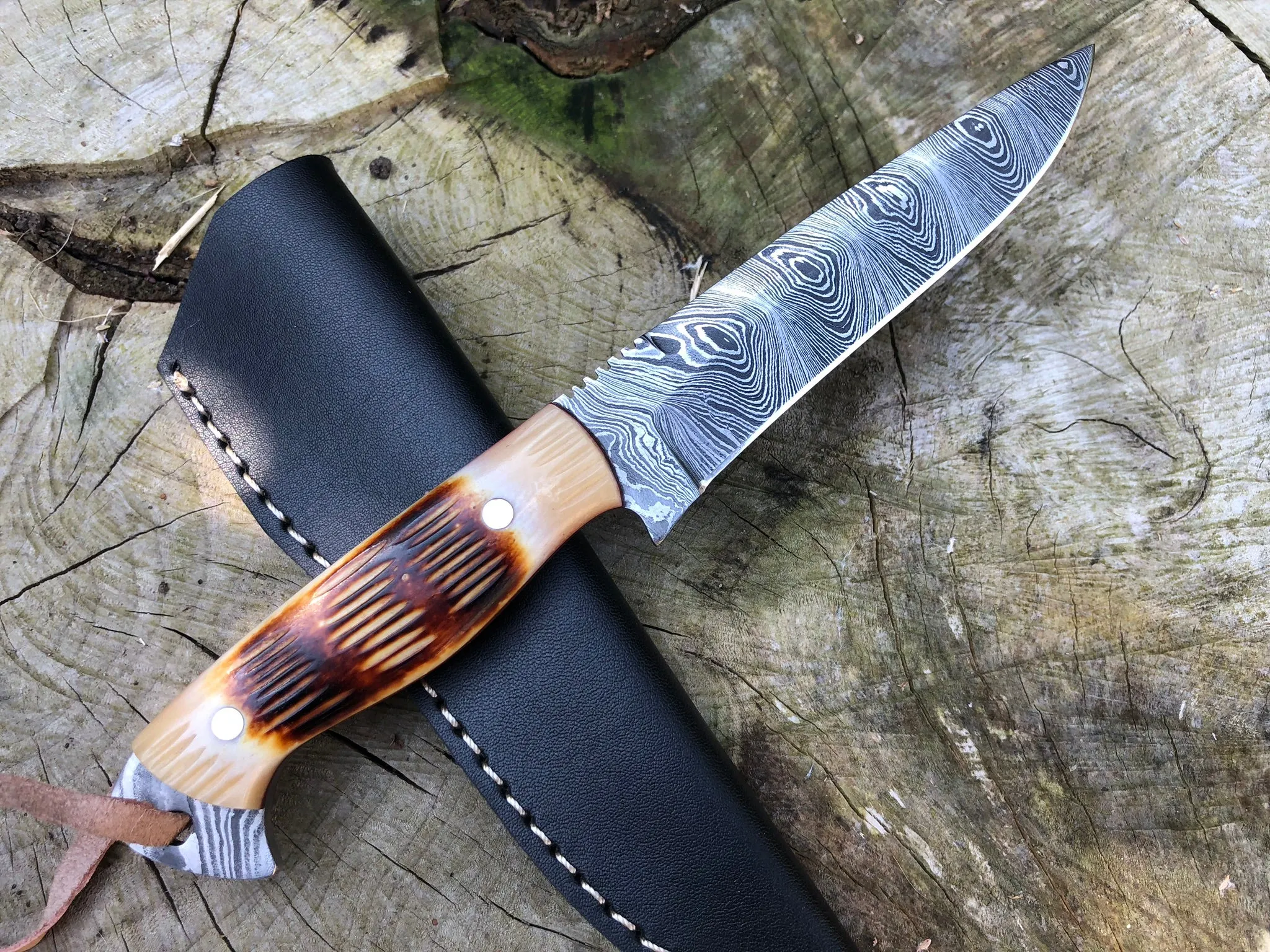 Perkin 8 Inches Damascus Steel Hunting Knife with Sheath SK100