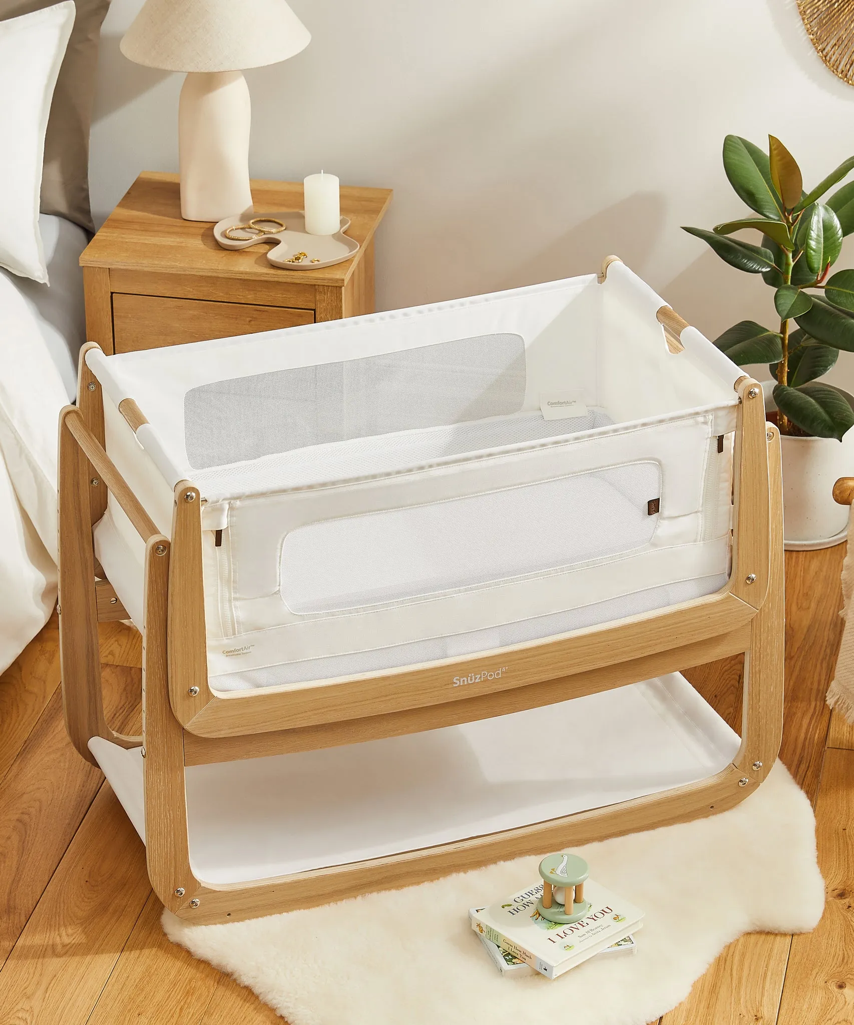 SnuzPod4 Bedside Crib