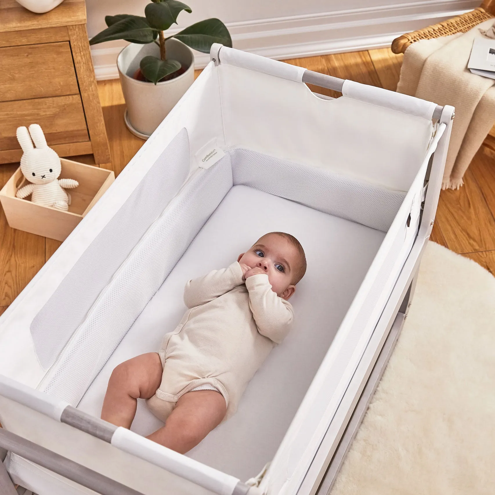 SnuzPod4 Bedside Crib